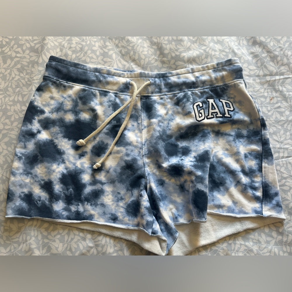 Gap tie dye blue and white shorts